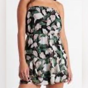 Strapless short romper, multi color from Express in size L